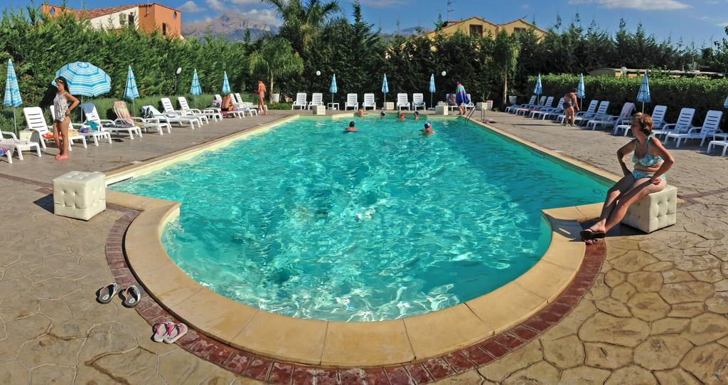 Paradise Beach Camera Mansardata Vicino Cefalu Piscina Aperta Campofelice Di Roccella Oda fotoğraf