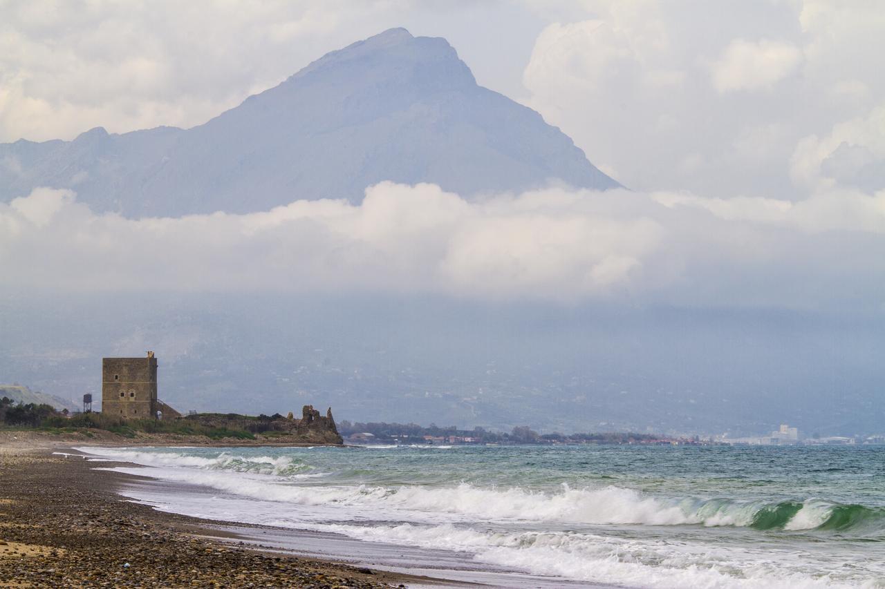 Paradise Beach Camera Mansardata Vicino Cefalu Piscina Aperta Campofelice Di Roccella Dış mekan fotoğraf