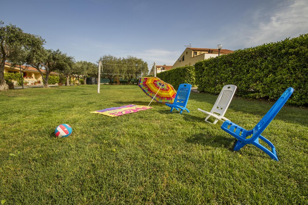 Paradise Beach Camera Mansardata Vicino Cefalu Piscina Aperta Campofelice Di Roccella Dış mekan fotoğraf